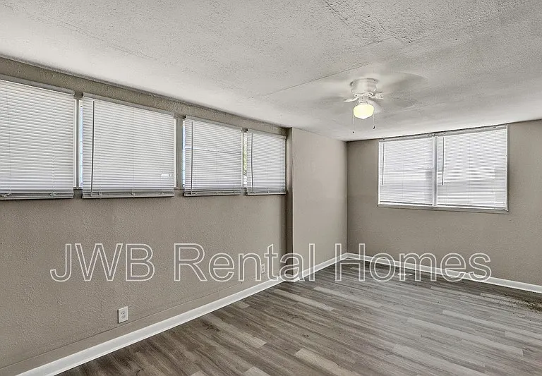 9148 13th Ave — Photo 6