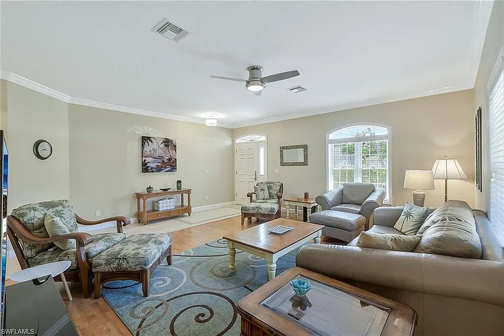 3 bed, 1801 sqft, $10,000 — Photo 1