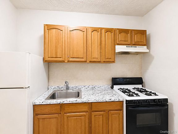3rd image of 1171 Colgate Avenue