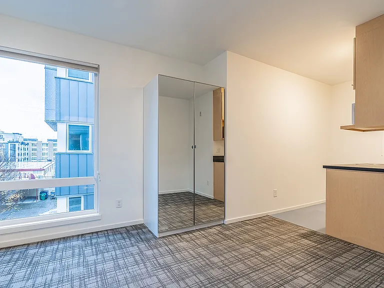 2418 Ballard Apartments — Photo 9