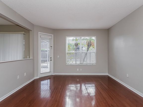 4th image of 2985 Covewood Pl