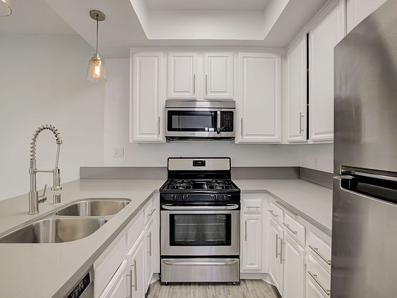 5th image of 711 N Sweetzer Ave APT 204