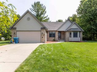 2326 Hickory Ct, Auburn, MI 48611