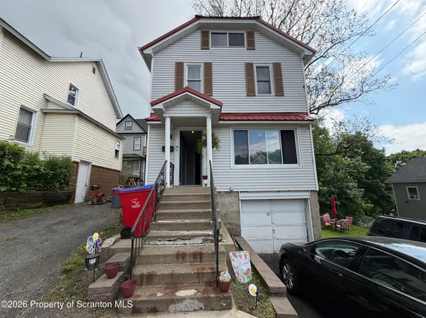33 Maple Ave, Carbondale, PA 18407