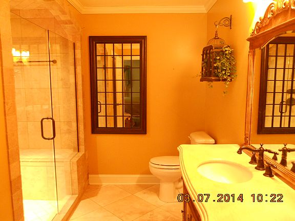  Luxurious Master Bath 