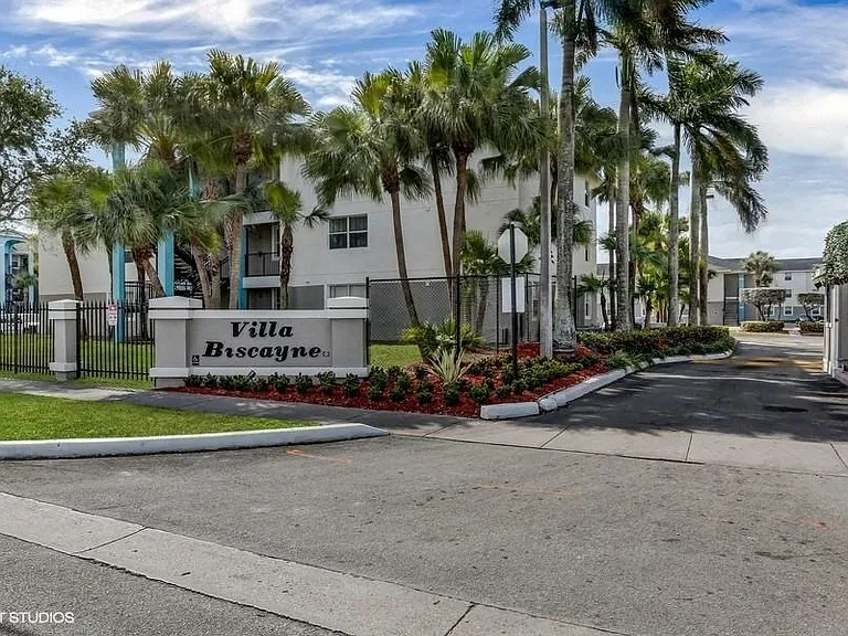 Villa Biscayne Apartments — Photo 5