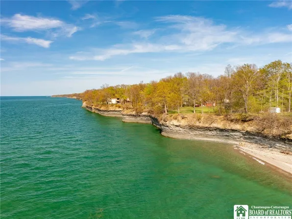 7165 10th Ave, Westfield, NY 14787