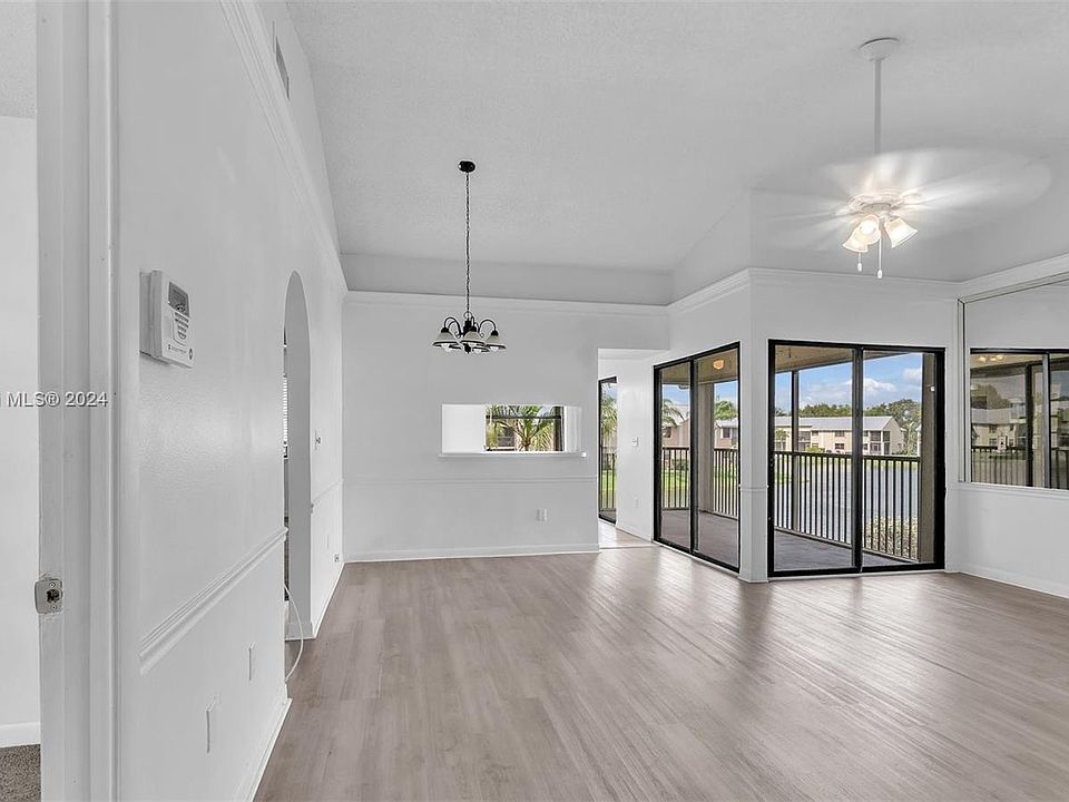 1st image of 1042 Adams Ave #1042L