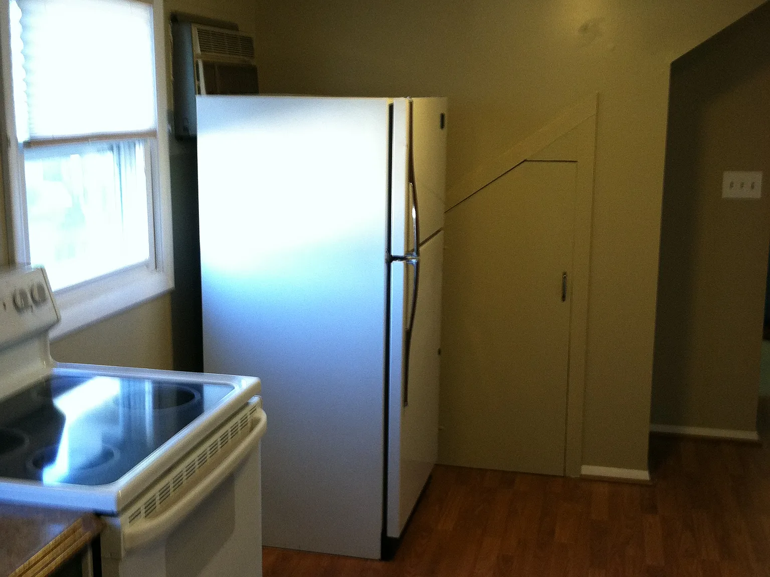 1 bed, 1000 sqft, $1,175 — Photo 2