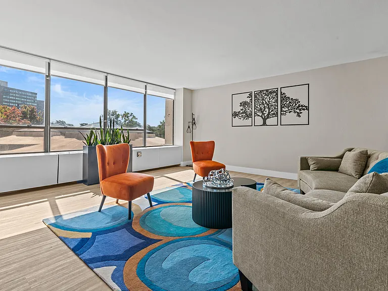 North Park Towers — Photo 14