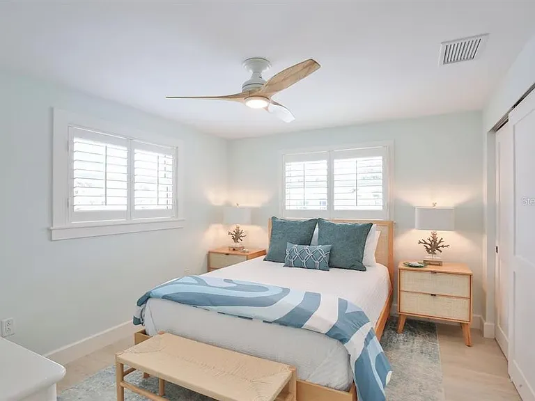 605 Concord Ln — Photo 22