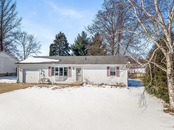 13 Pleasant St, German Valley, IL 61039