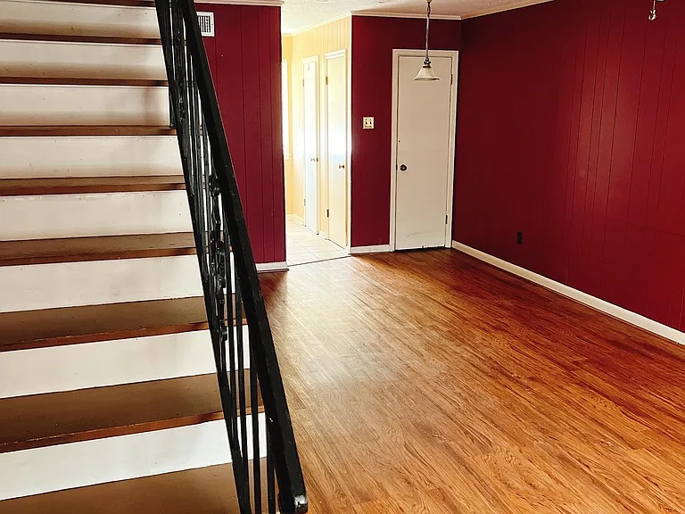 208 General Gardner Ave #204 — Photo 4