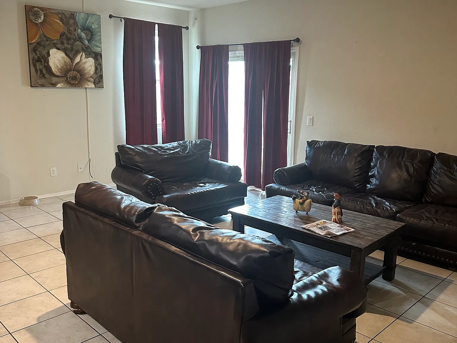 5 bed, 2026 sqft, $600 — Photo 1