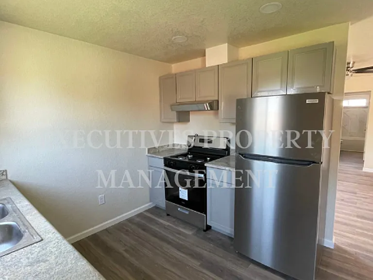 1690 E Stretch Rd — Photo 4
