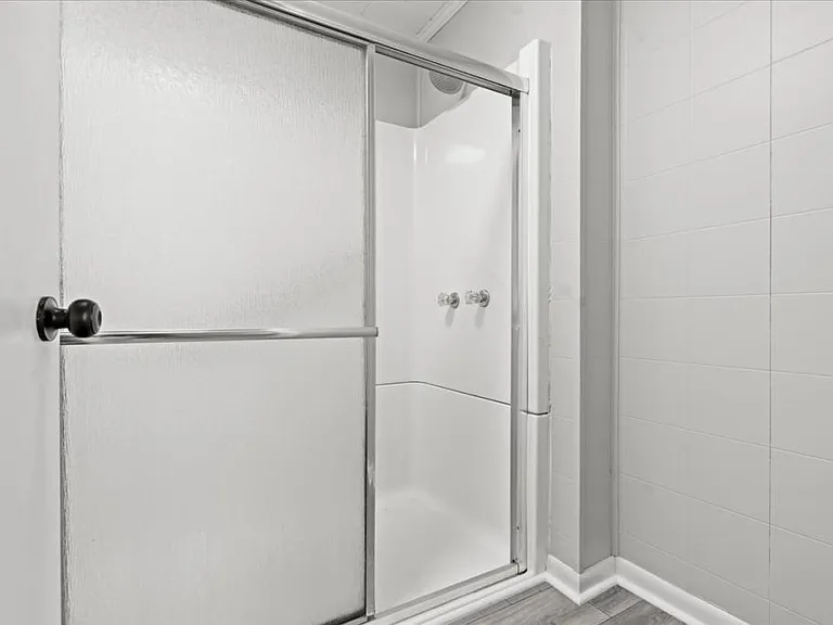 423 Sheffield Dr — Photo 36