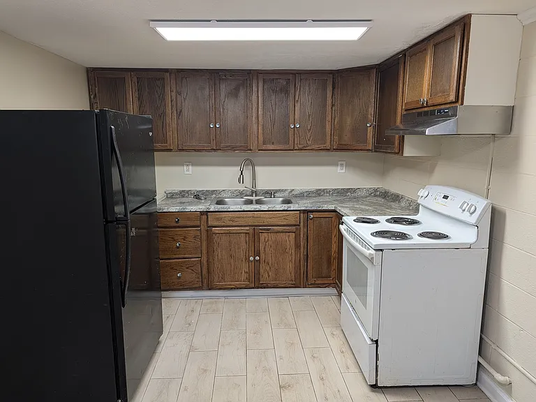 632 Chatham Ave — Photo 4