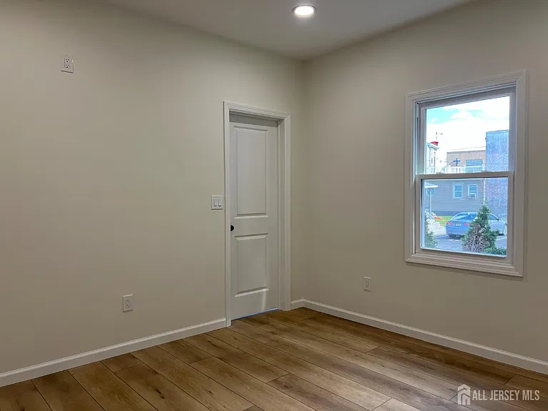 33 Obert St #1B — Photo 6