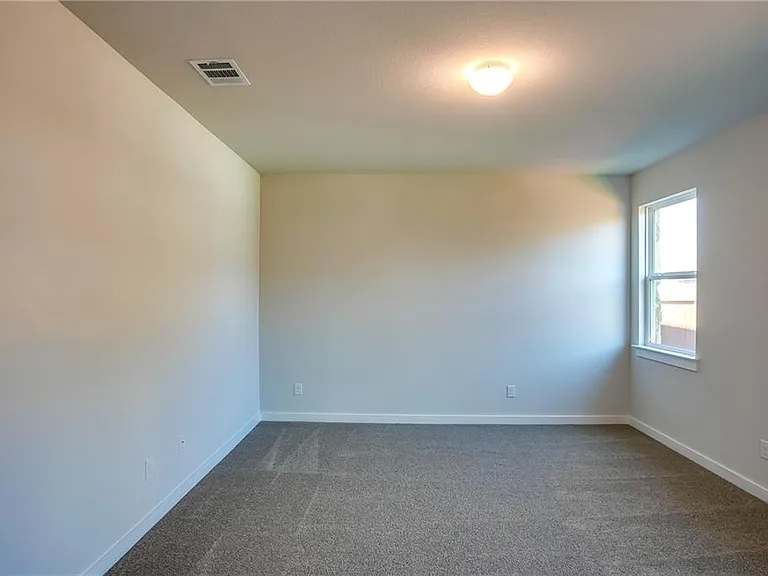 603 Pheasant Hill Ln — Photo 8