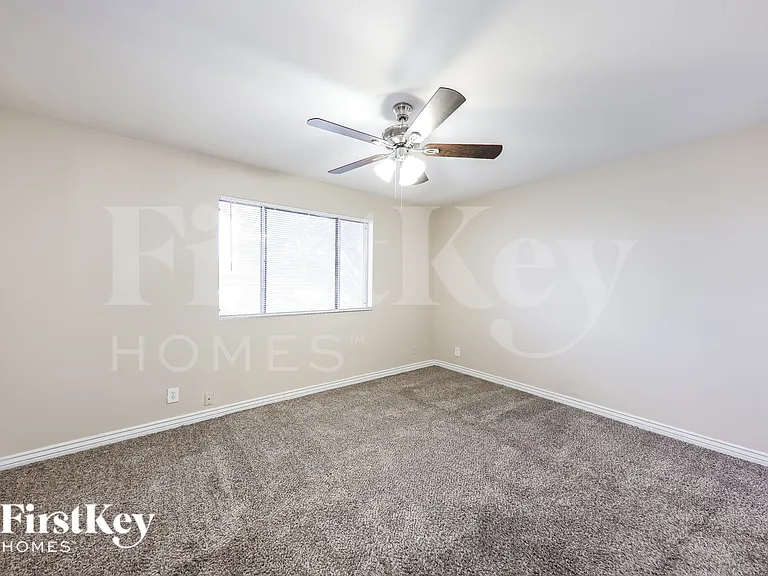 9044 N 52nd Dr — Photo 8