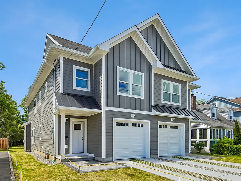 22 Willow St #A — Photo 3