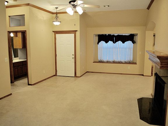 5th image of 512 SW 123rd Pl