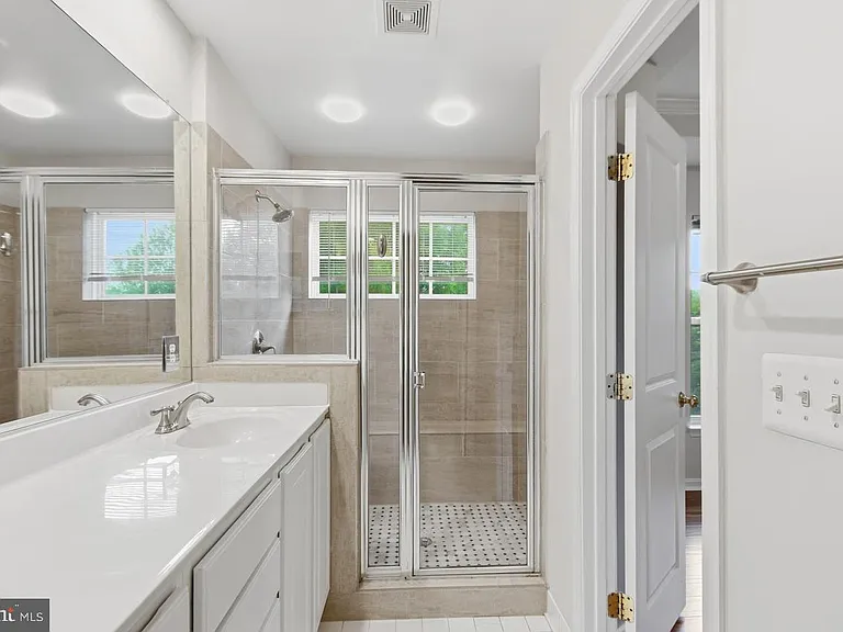 8108 Dove Cottage Ct — Photo 26