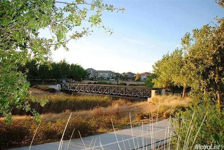 193 W Luna Loca Ln — Photo 12