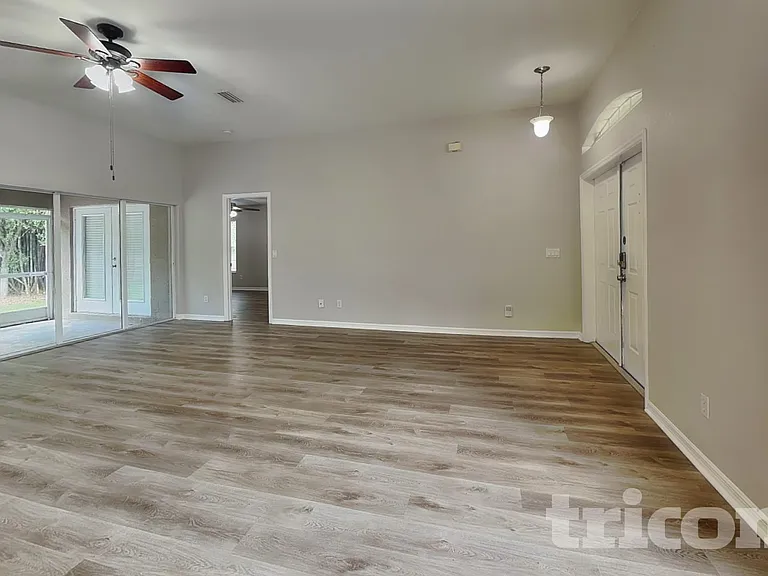 4251 Galvin Ln — Photo 2