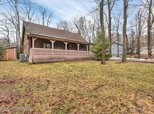 7515 Crestview Dr, Tobyhanna, PA
