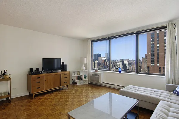 Sold by Corcoran | media 7