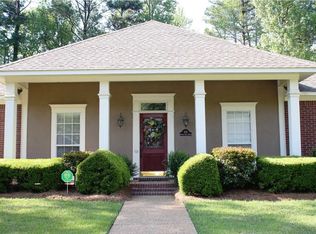 318 Autumn Crest Dr, Ridgeland, MS 39157