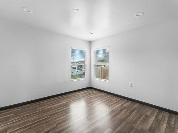5th image of 269 Sheppard Rd #1