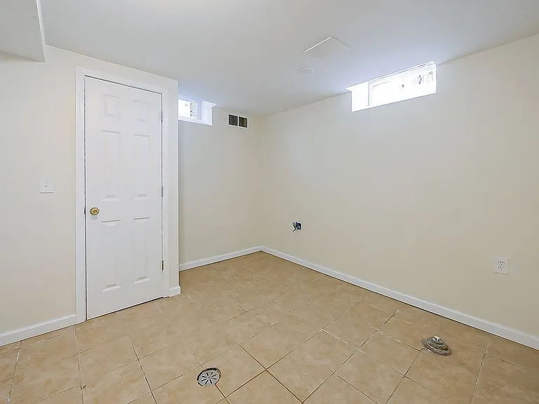 8701 Brookville Rd — Photo 22