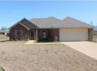 709 London Pl, Florence, MS 39073