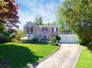60 Quaker Ridge Rd, Manhasset, NY 11030