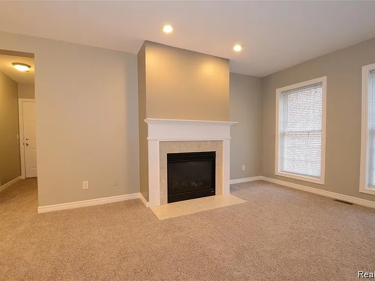 263 S Village Way #23 — Photo 10