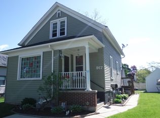 917 N 14th St, Manitowoc, WI 54220