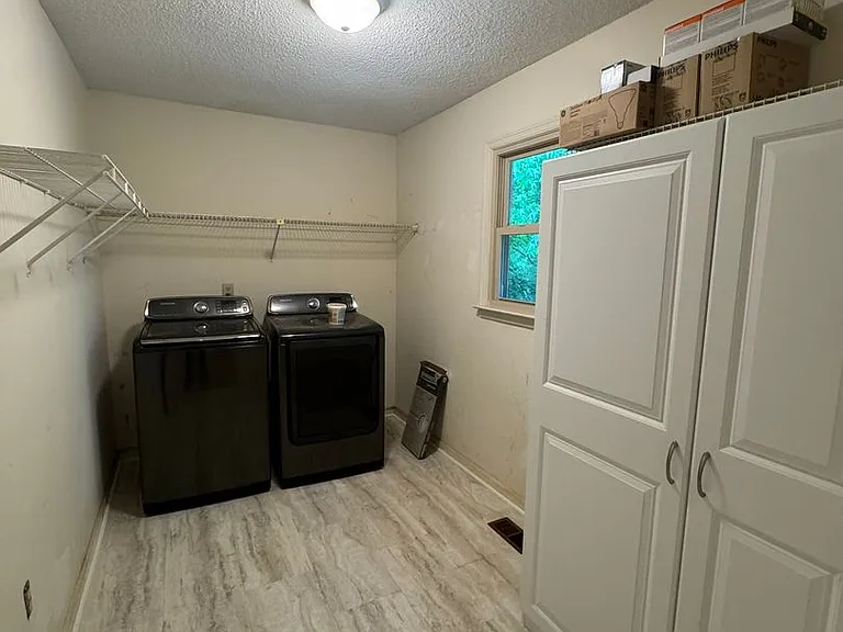435 Brookstone Dr — Photo 8