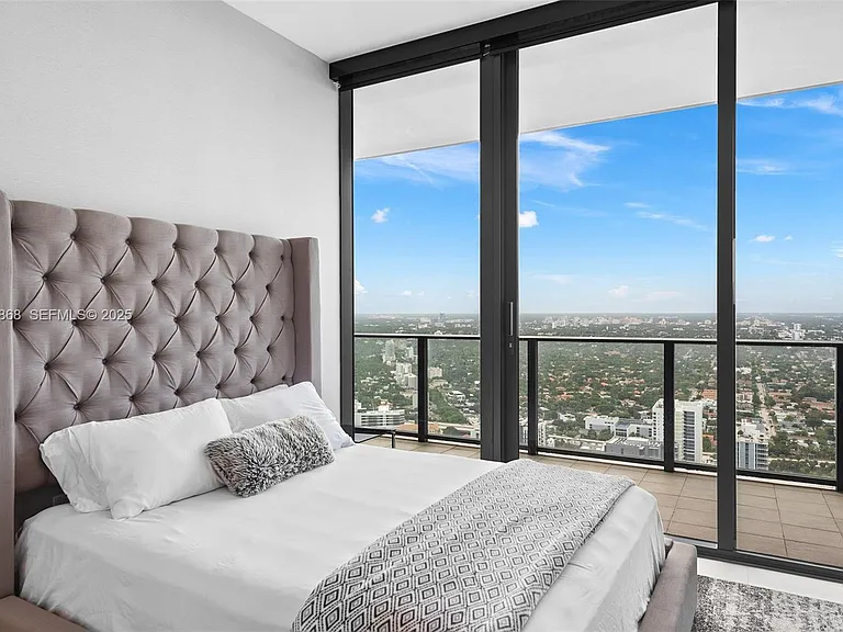 1000 Brickell Plz #Penthouse 5307 — Photo 15