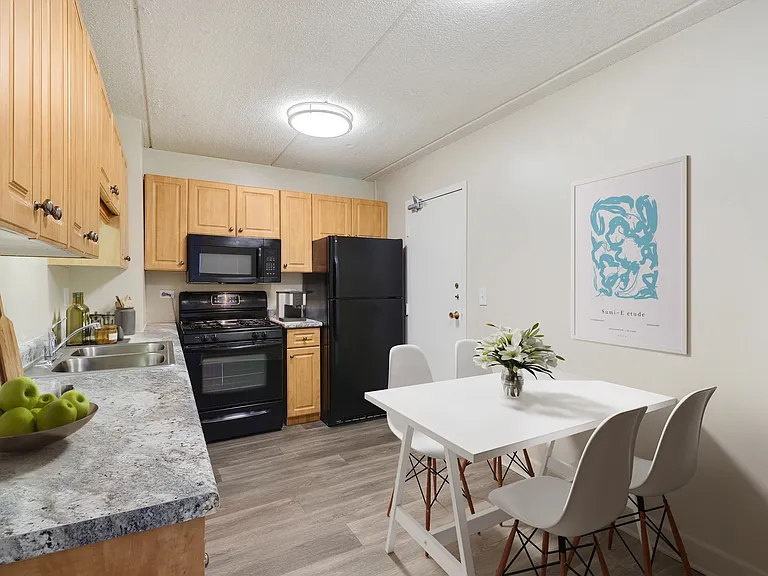 The Pavilion Apartments — Photo 6