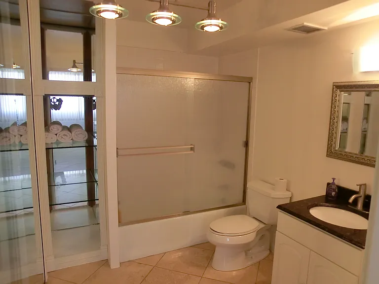 1710 Punahou St #605 — Photo 6