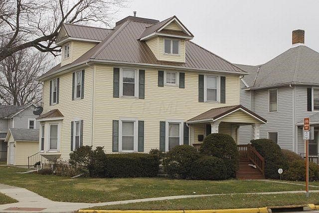 832 e. Center Main