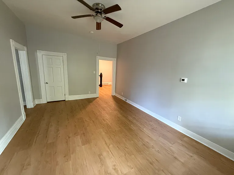 738 Chartiers Ave — Photo 11
