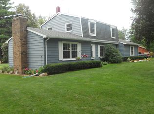 5743 Castleton Ln, Kalamazoo, MI 49009