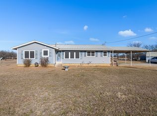 305 Cheyenne Dr, Runaway Bay, TX 76426