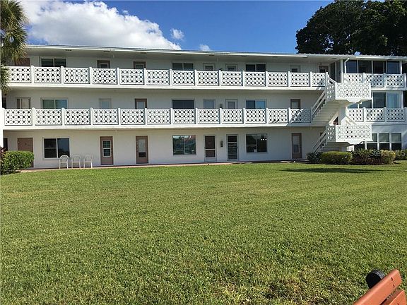 2nd image of 761 John Ringling Blvd APT A7