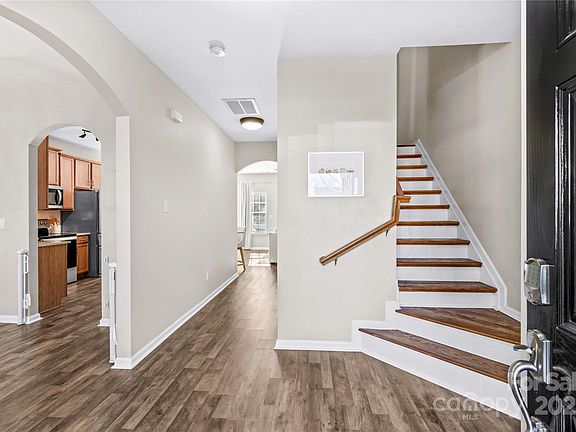 5th image of 19510 Deer Valley Dr