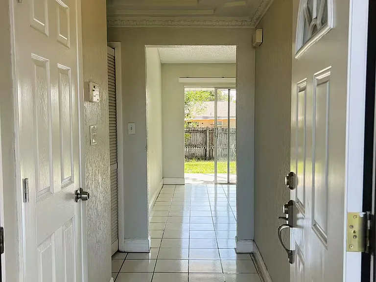 437 Kee St — Photo 2