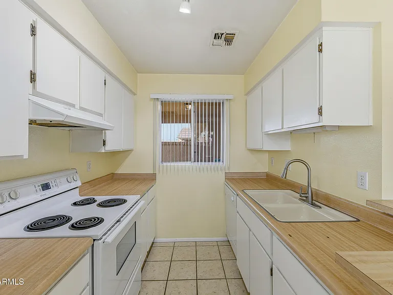 501 W Yukon Dr #4 — Photo 13